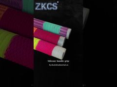 Tenuta a manico di silicone. Antislizio, resistente al calore e resistente.